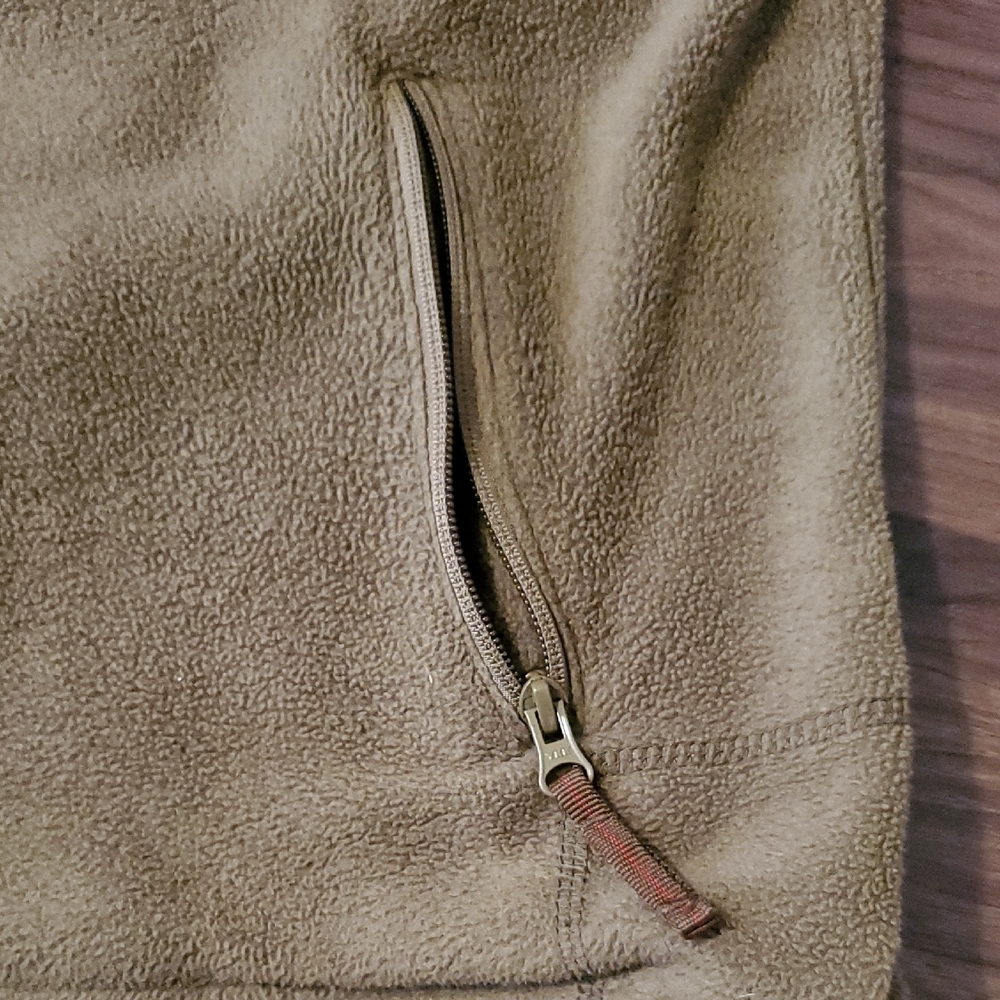 Cabela's Men's Brown Fleece Vest - Picture 6 of 13